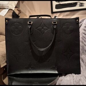 LOUIS VUITTON ON THE GO GM. PAT MCGRATH X LX LIPPIE SAMPLE & 2 PERFUME SAMPLES